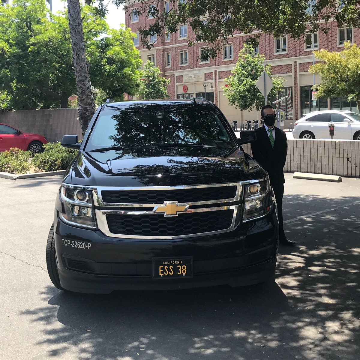 ExclusiveSedan's tweet photo. From business meetings to tradeshows to client airport pick-ups... 💼 
 Exclusive Sedan is able to offer your business an experience like no other with our corporate transportation solutions. ✅ 
👀 Take a look at our corporate fleet on our website: https://t.co/snrtqzLHWd https://t.co/zBy44jXChB