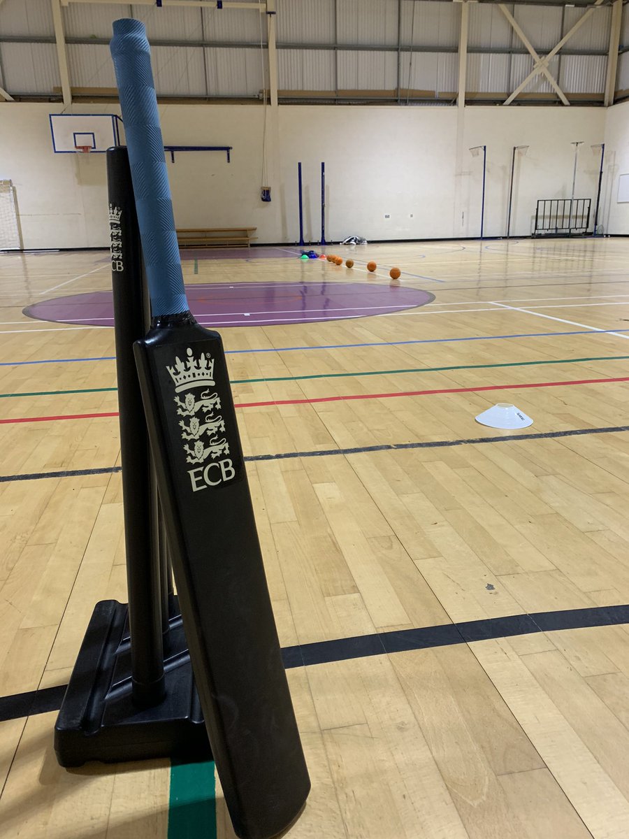 🏏 All set for an evening of Super 1s Cricket at South Devon College this evening🏏

⏰6pm - 7pm⏰ 
🗓 Every Wednesday🗓