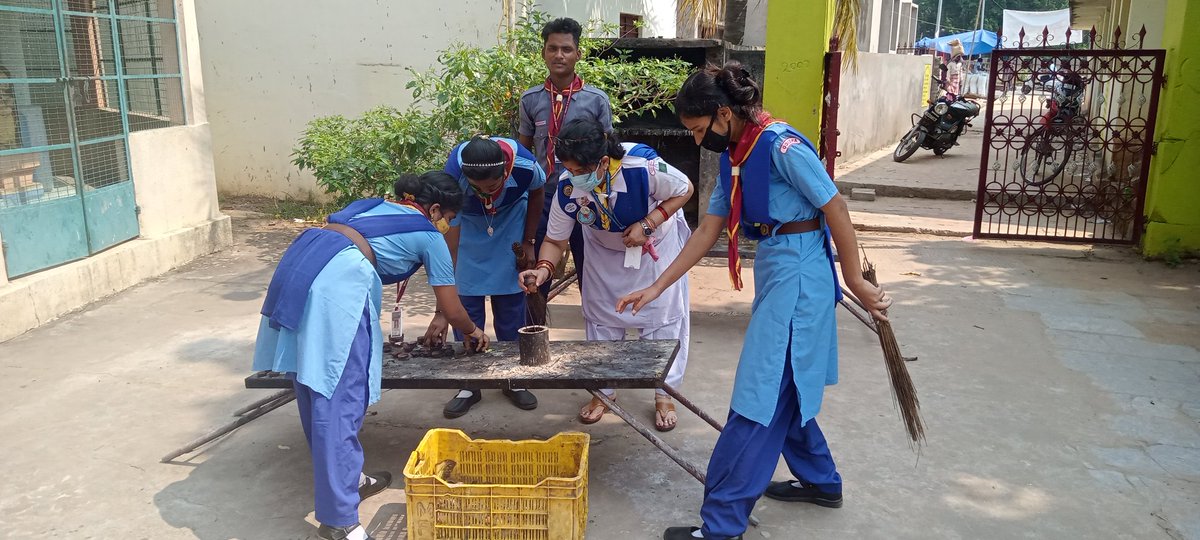 Monalis66742399's tweet photo. Day 1
#swachaviyaan2.0
#cleaning of mandir premises
S. B. Sc. H. S. School, konisi Ganjam #SwachhBharatMission #SDGgoals #mopindia @bsgnhq @Monalis95935857 @EarthologyI @Sangamwc @bsgindiaer @bsgodisha @Anamika45485576 @worldscouting @WAGGGSAsiaPac @EarthologyI @MrAb1216 https://t.co/VrXDGnhoVX