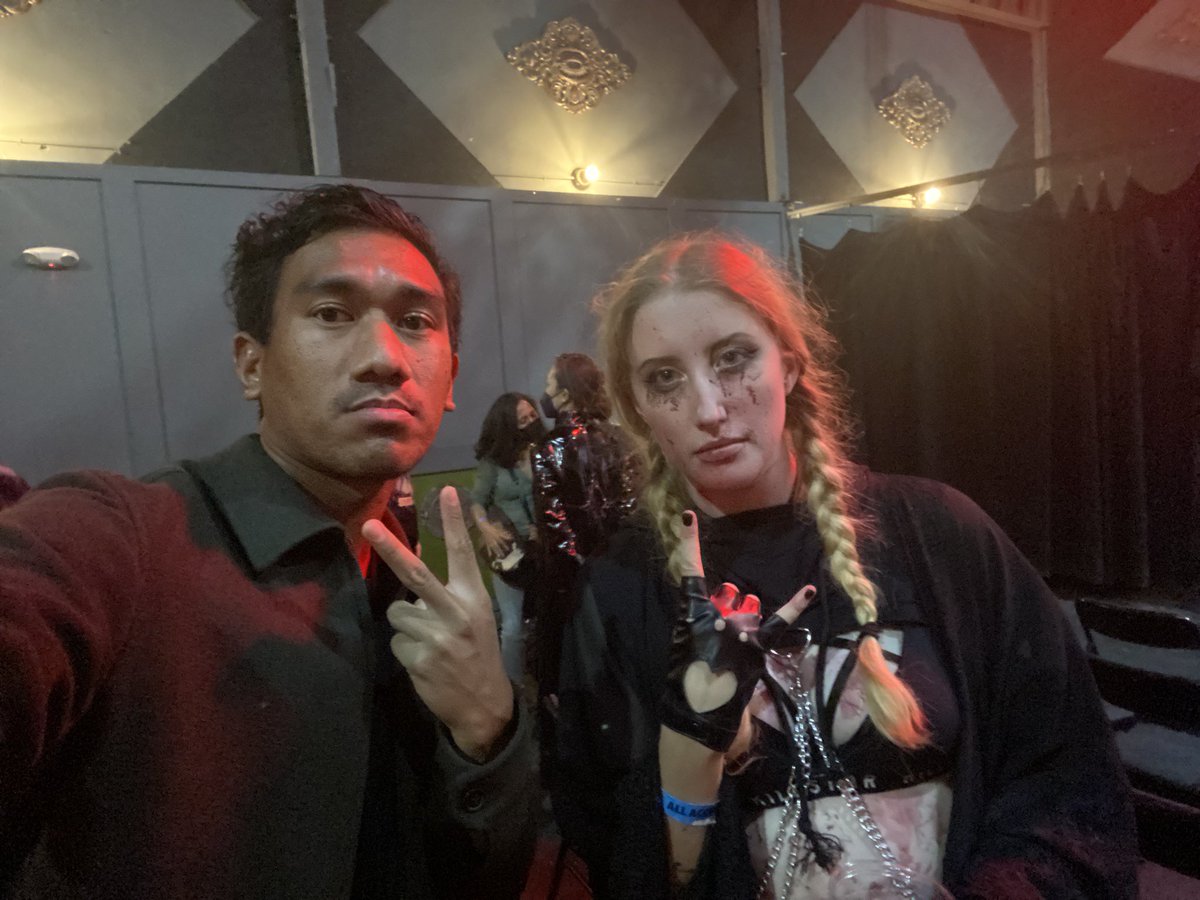 By posting this, the internet will be broken — sorry! 

First time meeting <a href="/graylish/">✨leighton gray✨| HOMEBODY OUT NOW</a> IRL after producing this pod for almost… 2yrs? Lol. Killer set at <a href="/WitchingLive/">WitchingHourLive</a> #fanboy -Jerik