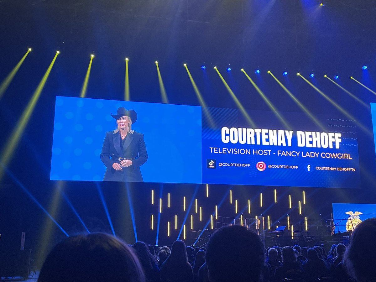 CV_FFA1954's tweet photo. Greetings from Indianapolis, Indiana! Our FFA members are fully immersed in the 94th National FFA Convention & Expo. Members listened to @CourtenayDeHoff deliver the Keynote Address at the 1st General Session! #FFA21 #PAFFAproud https://t.co/rirBZDGBwp