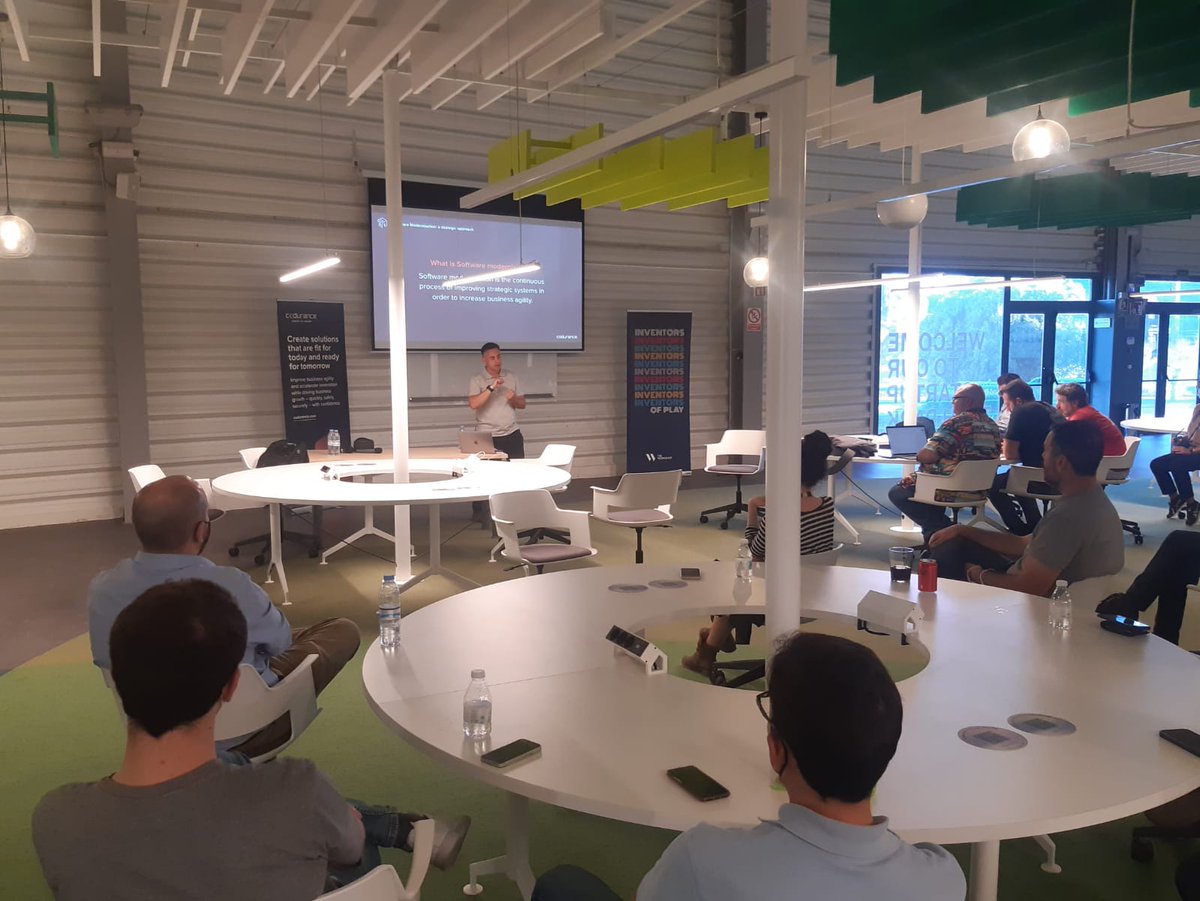 PTAMalaga's tweet image. Today talking about #SoftwareModernisation in #TheGreenLemon with @sandromancuso and @mashooq (@codurance_ES)