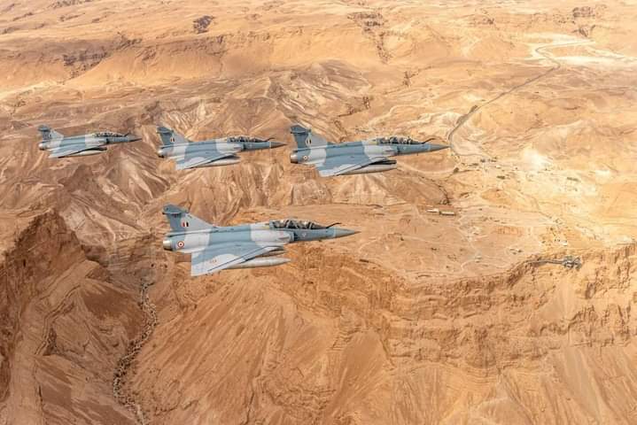 Some cool photos of IAF Mirage with participating forces aircraft during the Exercise Blue Flag'21 hosted by Israeli Air Force. 

#IndianAirForce #Mirage2000 #BlueFlag21