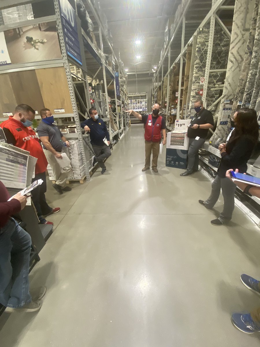 Brandon73676211's tweet image. We hosted all the SM’s in D816 today walking all the new flex areas in the store.  DM Brett going over expectations!  BJ and Chris showing off what their team helped with as well!    #StoreWalk #DistrictSupport @JBBailey9 @BenitoKomadina @damianftaylor @bbrammell816 @Ccarter13108