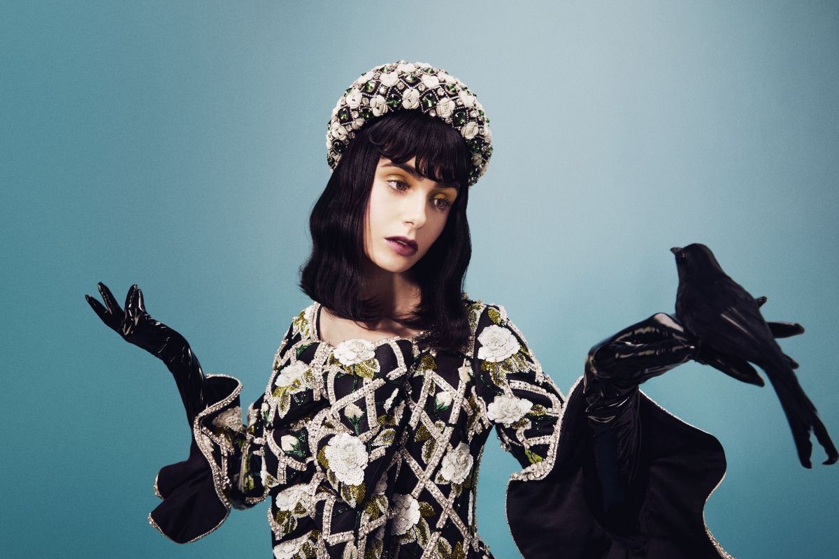 LilyCollinsSP's tweet photo. 📸: Lily Collins for NYLON October 2021 issue. https://t.co/GWAfuIu3v7