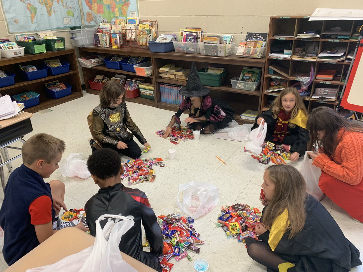 MTAPhillips's tweet photo. Serious candy trading taking place! https://t.co/dkJFBCWtrZ