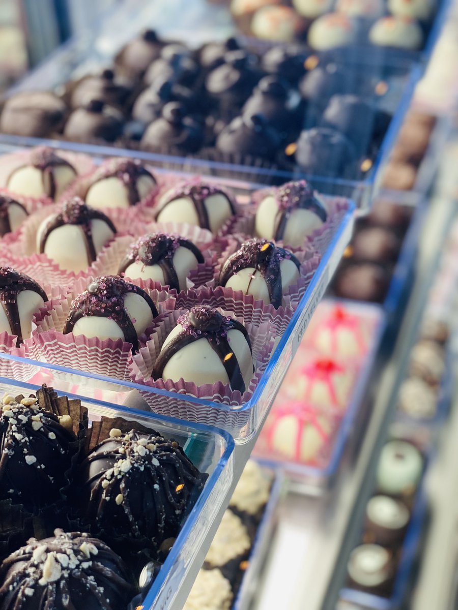 🍫 Like if you love chocolate!! Celebrate #nationalchocolateday with our delicious gourmet truffles. 
#childresswines #childressvineyards #ncwine #chocolate #chocolatelovers #winery #bistro