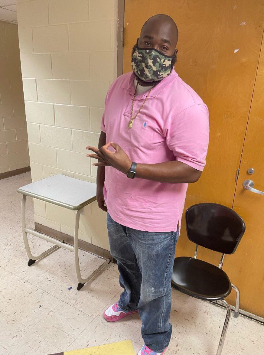 DecaFairfield's tweet photo. #breastcancerawareness
#camoandpink https://t.co/IQ6RvpZ3Lb