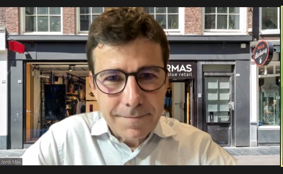 ebinefar's tweet photo. Numeroso público en la Conferencia online de ayer impartida por Jordi Mas.
 
El profesor de @ESCODIretail ,  CEO en CREARMAS,  experto en retail  y vicepte de la Boquería de Barcelona, protagonizó la segunda de las ponencias de las #JTDBinéfar

Muy muy interesante ¡Gracias Jordi! https://t.co/s4plUbSg3j