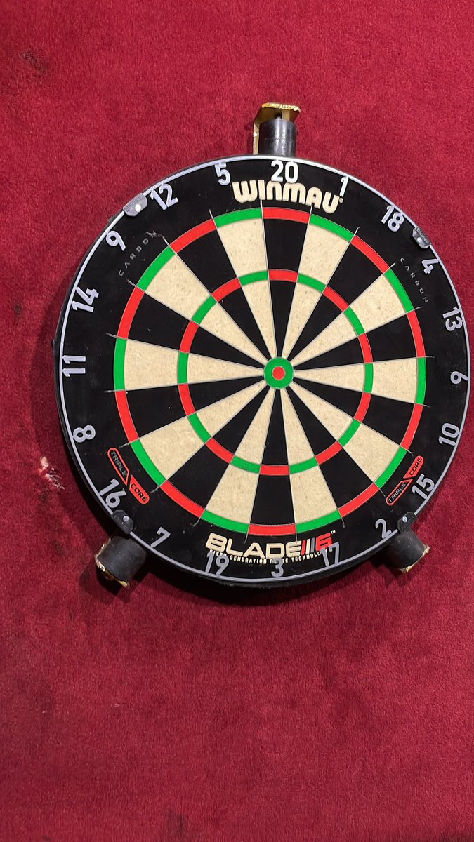 KEMASports's tweet photo. First competition match #Keetjeonfire vs Vijfeiken on a new board #winmau #blade6 #triplecore https://t.co/MlFHUzWIwr