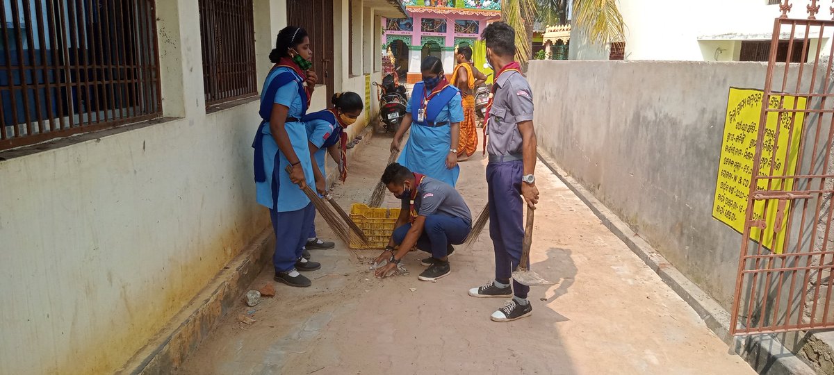 Monalis66742399's tweet photo. Day 3
Village cleaning program 
 #GoodHealthAndWellBeing #climateaction #SDGgoals #saynotoplastic #swachaviyaan2 @bsgnhq @EarthologyI @Sangamwc @Monalis95935857 @Anamika45485576 @bsgindiaer @bsgodisha @WAGGGSAsiaPac @worldscouting @Debasish_BSG @banu_sharmin https://t.co/y57IgQJOFs