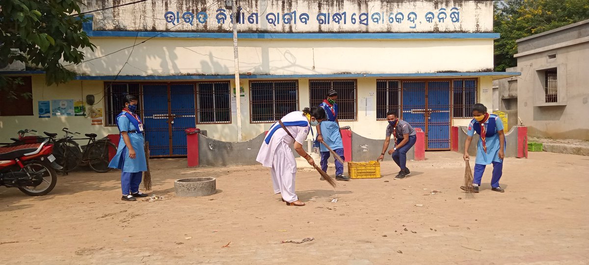 Monalis66742399's tweet photo. Day 3
Village cleaning program 
 #GoodHealthAndWellBeing #climateaction #SDGgoals #saynotoplastic #swachaviyaan2 @bsgnhq @EarthologyI @Sangamwc @Monalis95935857 @Anamika45485576 @bsgindiaer @bsgodisha @WAGGGSAsiaPac @worldscouting @Debasish_BSG @banu_sharmin https://t.co/y57IgQJOFs