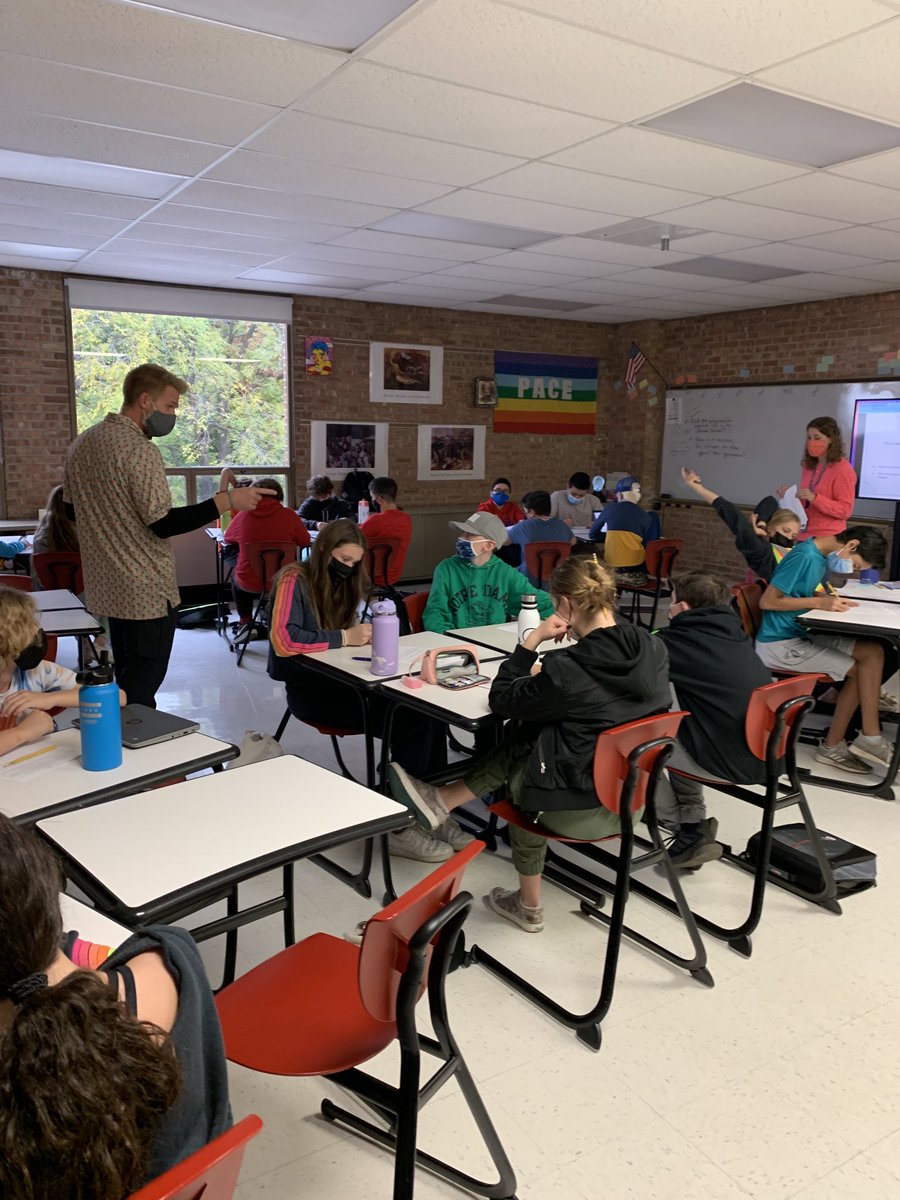 TonyCandela_IT's tweet photo. Love it when our librarian ⁦@Eagle_Librarian⁩ collaborates with our classes and our teachers ⁦@MrBuss9⁩ #112leads #epiceagles https://t.co/vhn2JwtZci