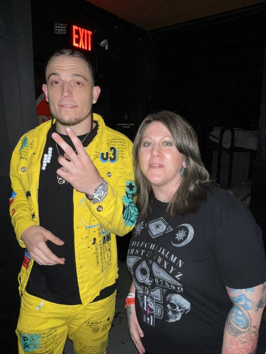 Aprylnators 🪸🩵☕️ tweet media