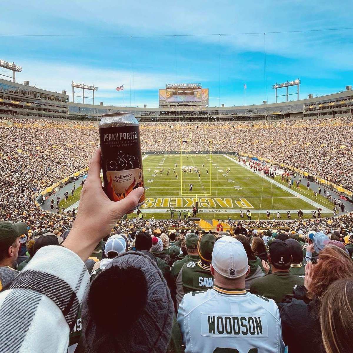With a chill in the air, and a big game tonight, be sure to fill your fridge with some of the best beers at Lambeau!!! Go Pack Go!!!! 🍻🏈🤘🏼 #GoPackGo