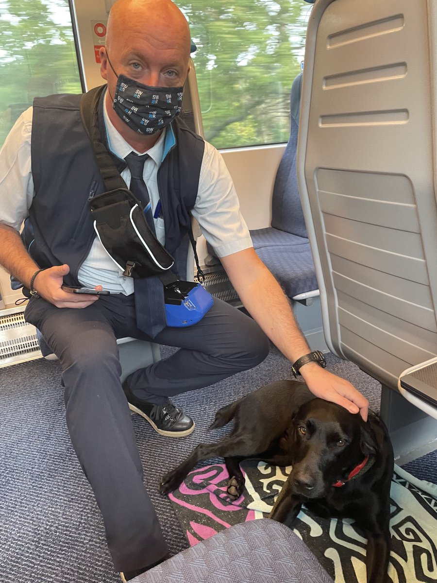 StuartWilsonRPI's tweet photo. Met a very nice Guard @SW_Help, yet more new friends @RPInsight & @WeWork & ended up in the pub again - don’t tell! Even found one pub named after me! Smiles all round. What a day. #DogThursday https://t.co/l8jY96P38w