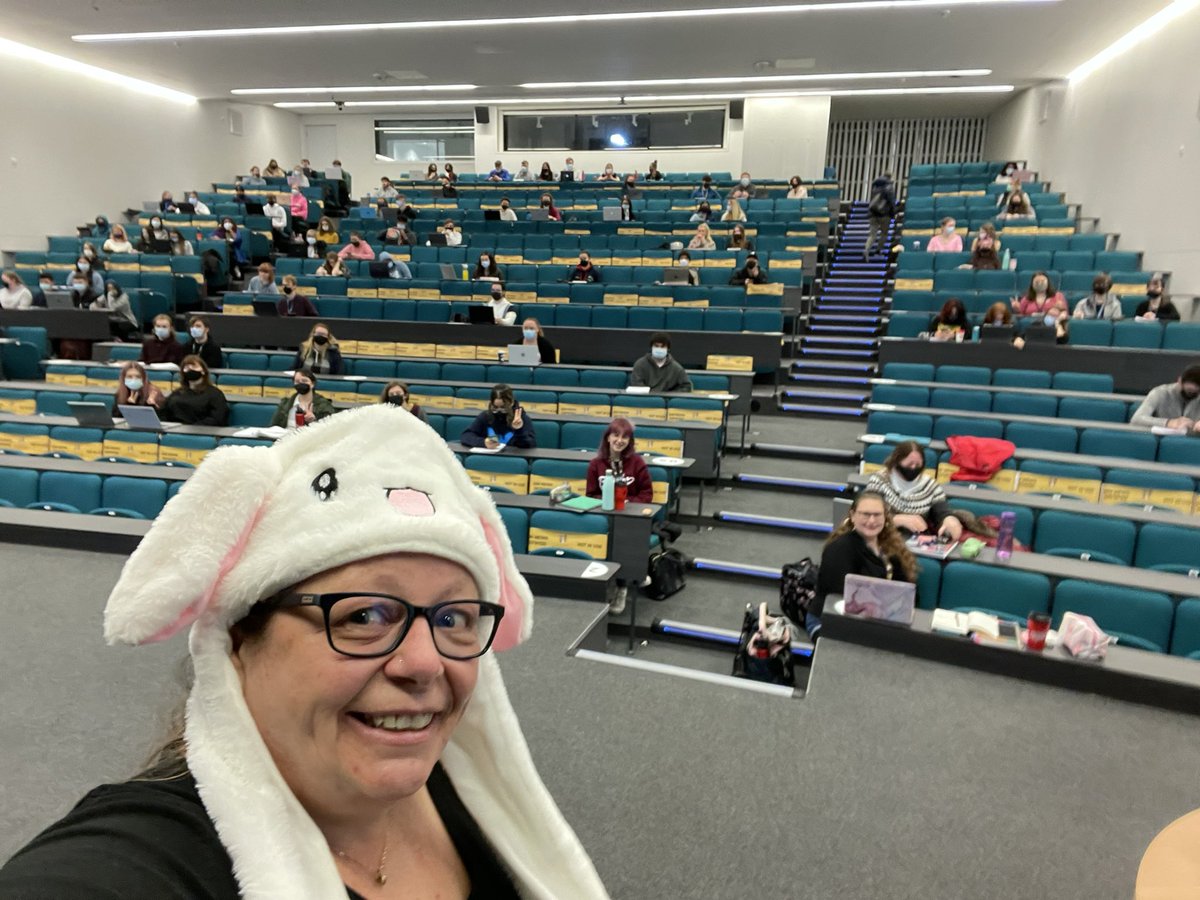 TraceyBangor's tweet photo. The first half semester is nearly behind us, and I have LOVED being back on campus with our year one students. Hats, Halloween fancy dress and APA7. It’s just the way we roll. @PsychBangor #SWAChacks #unilife #learningisfun #lovemyjob #greatstudents #psych https://t.co/3gFUQFFQxz