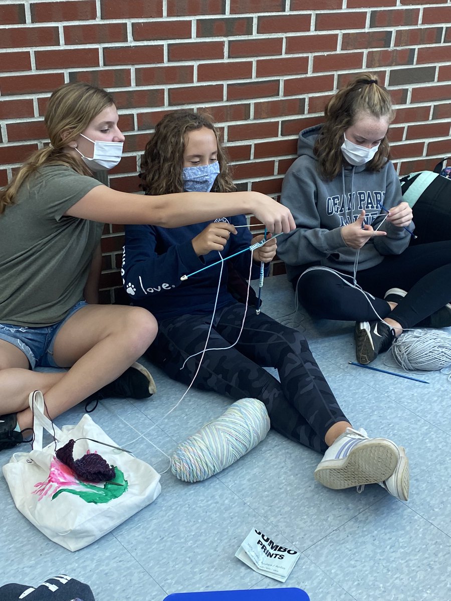 MrsEtense's tweet photo. ESMS Knitting Circle started today! We learned new skills, got help from friends and made some new friends. #ESMS #knittingcircle #kidswhoknit #teenswhoknit #mindfulknitting @MrsCEastShore https://t.co/TP0xGt5oo6