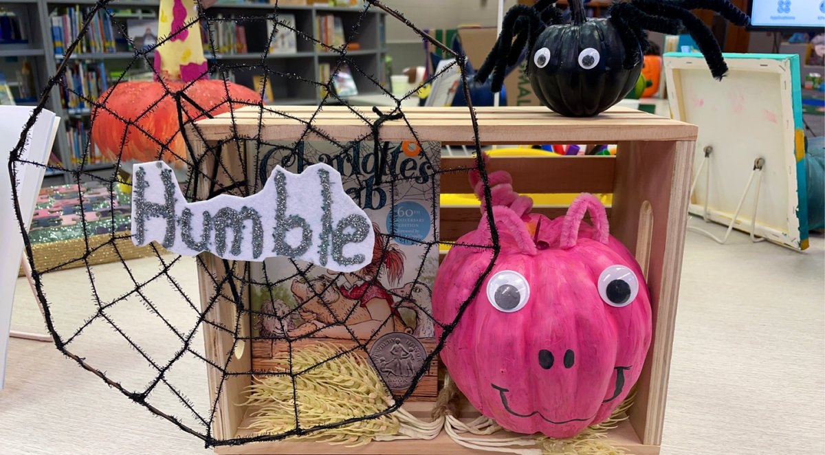 kdurrence_tce's tweet photo. This art teacher is impressed with these TCE pumpkins! #pumpkindecoratingcontest #bookcharacters #creative @LibertyCoSchool @Tigers_TCE @tce_mediacenter @GilmoreKenyatta @kellyedgington5 https://t.co/O610099Cl2
