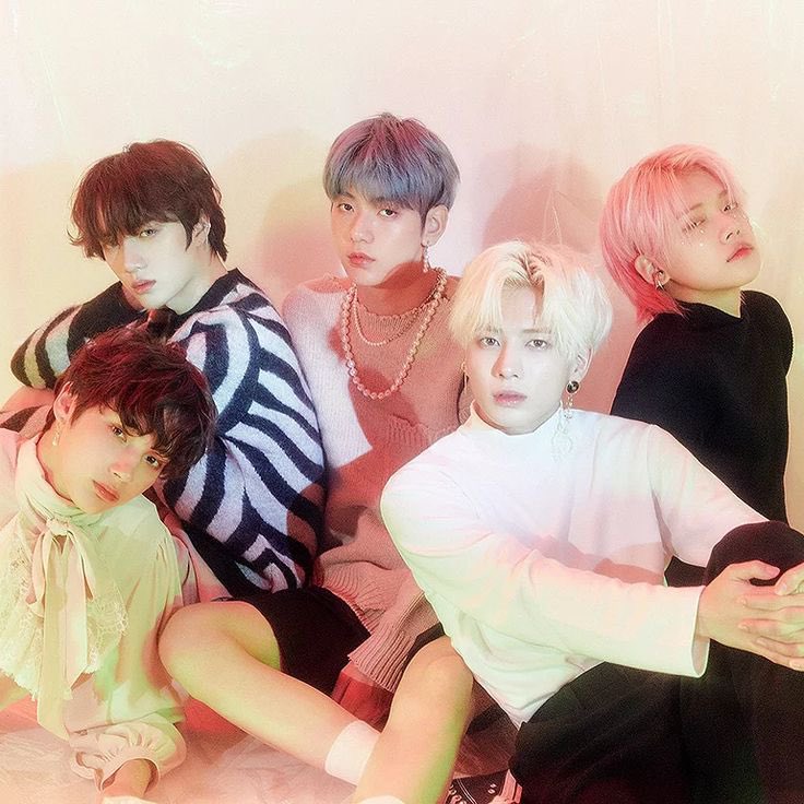 _cxtxlinv's tweet photo. @peopleschoice @TXT_bighit Ellos se merecen ganar, Moa sabe más que nadie todo lo que se han esforzado los chicos🥺✨ 
Vote for #TOMORROWXTOGETHER for #TheNewArtist of 2021 #PCAs @TXT_bighit https://t.co/ETNQmH92X9