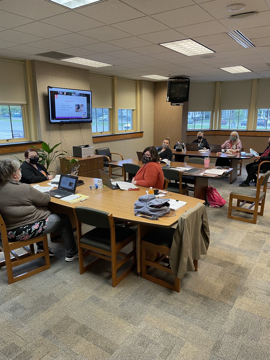 MrsGarardRCS's tweet photo. Special Education Teachers learning with McGrawHill #tigerup ⁦@wertigers⁩ ⁦@wearrrichmond⁩ https://t.co/hVTD4ibjfW