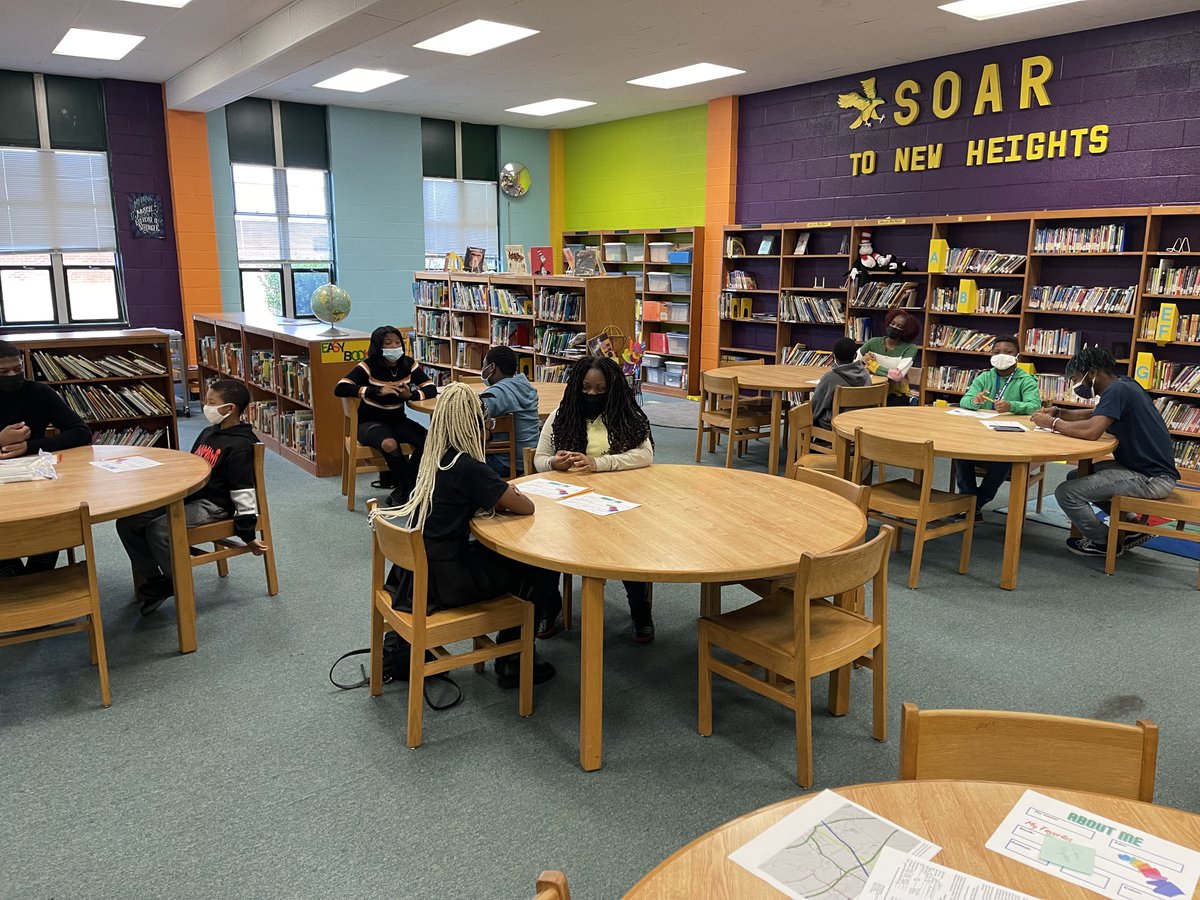 We are so excited about our new program with GHS Interact Club! GHS students and Carver Heights students will be doing a Pen Pal project that will encourage your students to read and write about the book they are reading. The first book is " The One and Only Ivan!" 💚💛💙💛