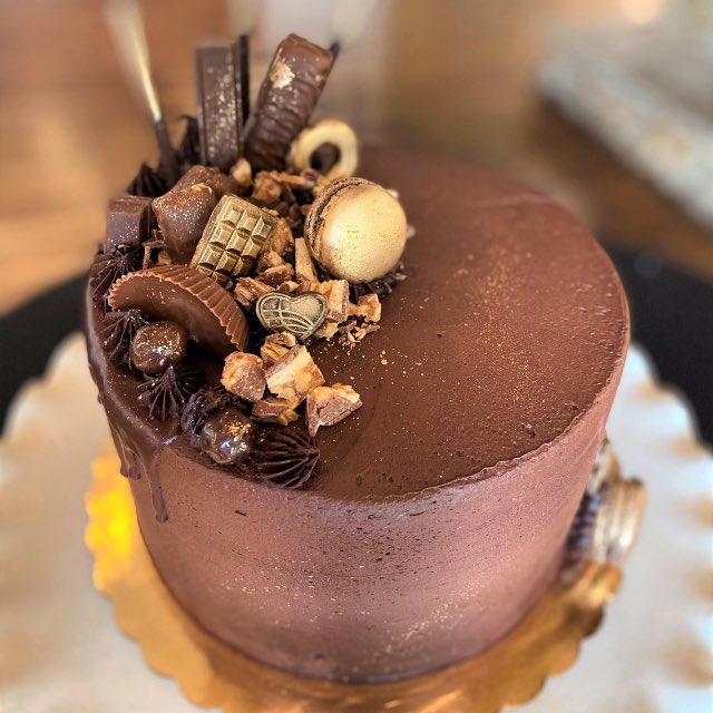 TrumpCharlotte's tweet photo. Chocolate makes everything better!
#NationalChocolateDay #trumpbakery https://t.co/3dKMS3R3tS