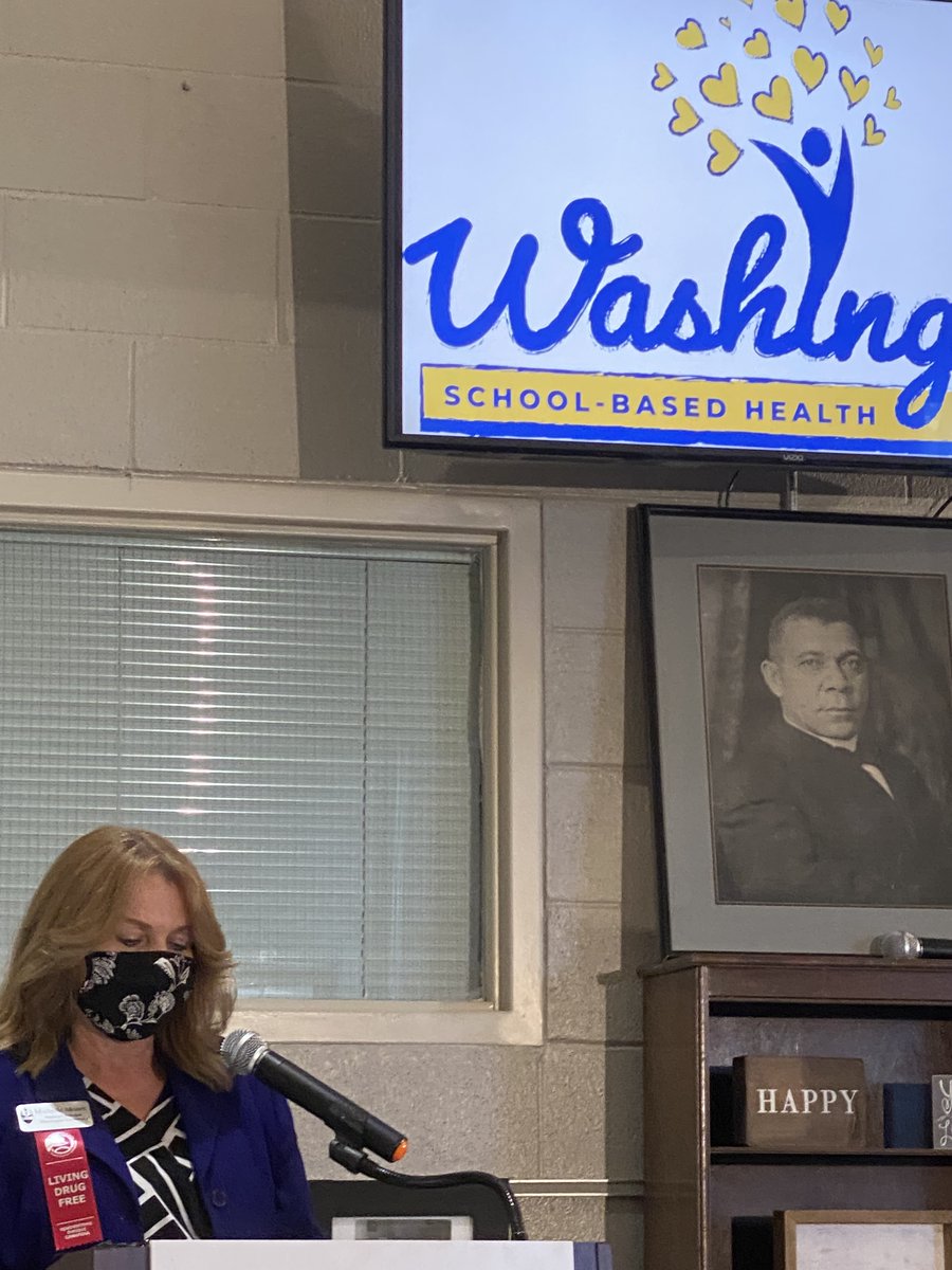 jbarth4arkansas's tweet photo. It was so thrilling to be @Washington_LRSD this a.m. for grand opening of telehealth clinic. This partnership between @lrsd, @CityLittleRock, and ARCare means that there is access to clinics at all 4 #commUNITYschoolsLR. The clinic serves students, staff, and families. https://t.co/oO2YwHxjCD