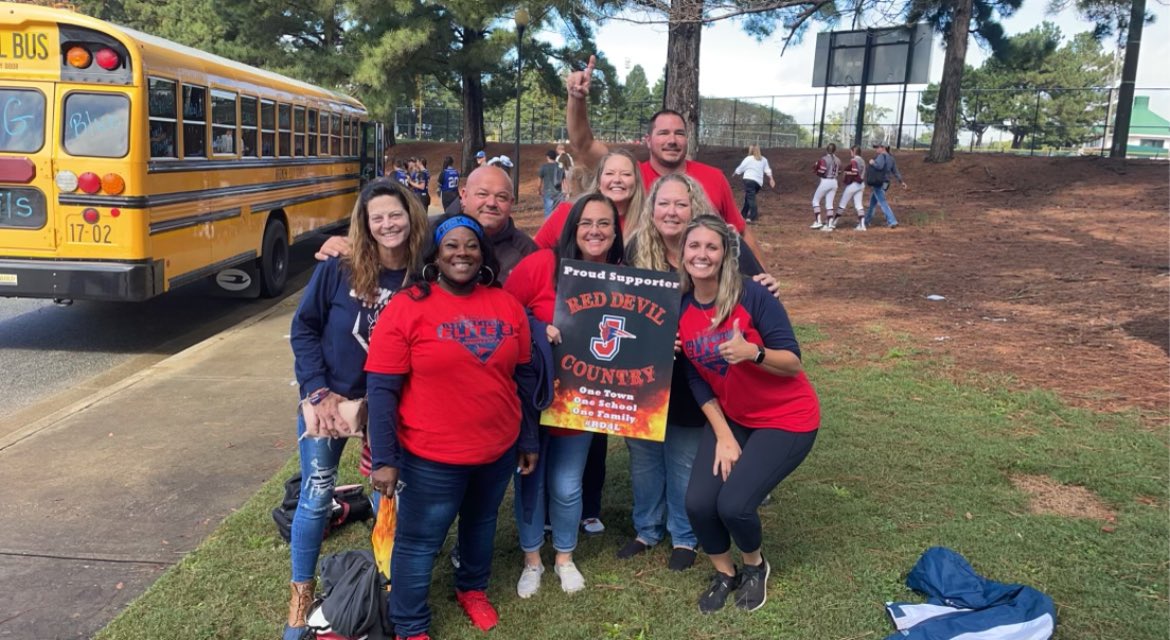 The Softball Cheer Squad in Columbus! @JacksonHighSch1 <a href="/ButtsCoSchools/">Butts County School System</a>