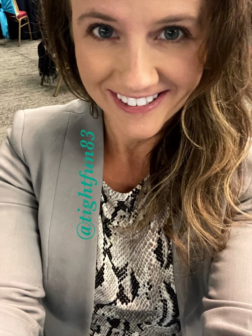 Sometimes I wear something other than scrubs 💜 https://t.co/qKfREvGb59