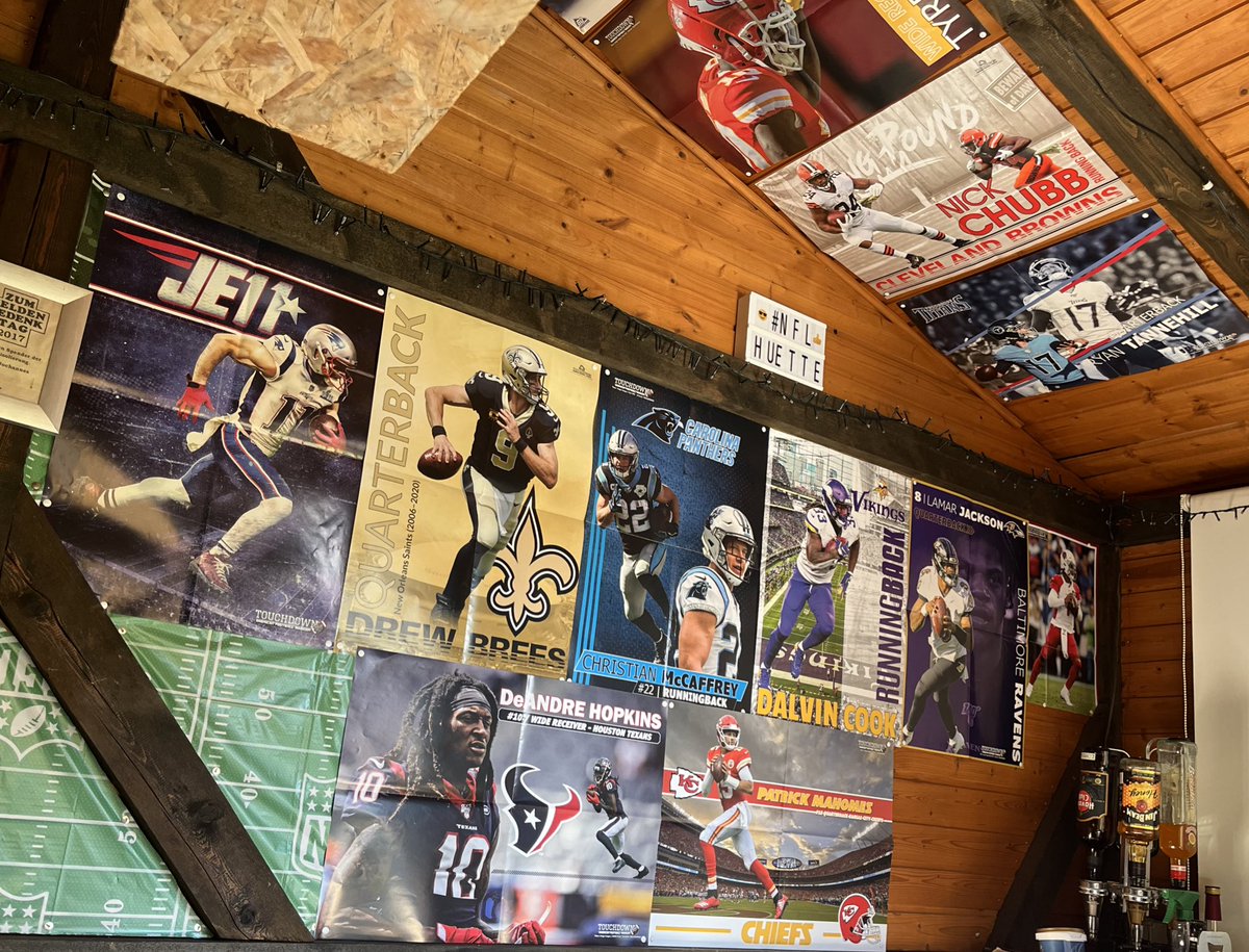 NFL_Huette's tweet photo. Wall of Fame🏈🏈🙌🏻🙌🏻🤪 https://t.co/pwdyo00Lsg