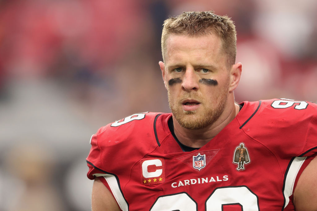 brgridiron's tweet photo. Injuries J.J. Watt suffered in the 2nd quarter last week, per @RapSheet

— Torn labrum
— Torn bicep
— Torn rotator cuff
— Dislocated shoulder

He finished the game 🤯 https://t.co/ViJV4mgAdu