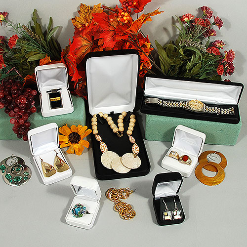 Fetpak's tweet photo. Closeout Jewelry Boxes at Fetpak. All First Quality and Rock Bottom Prices... https://t.co/z4LcA6r1wv https://t.co/7KTlOXKuJc