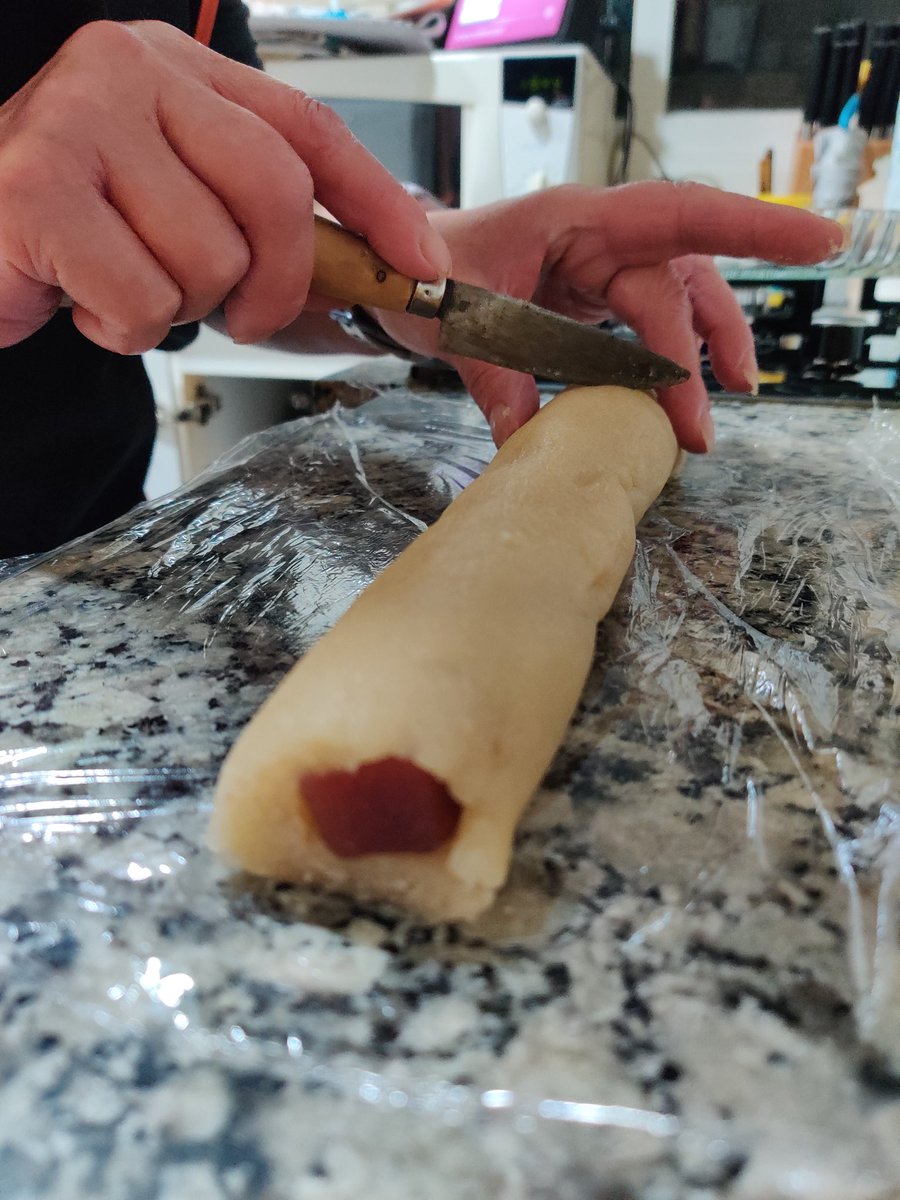 AOJ's tweet image. Catalan makis 👌

#panellets #codony