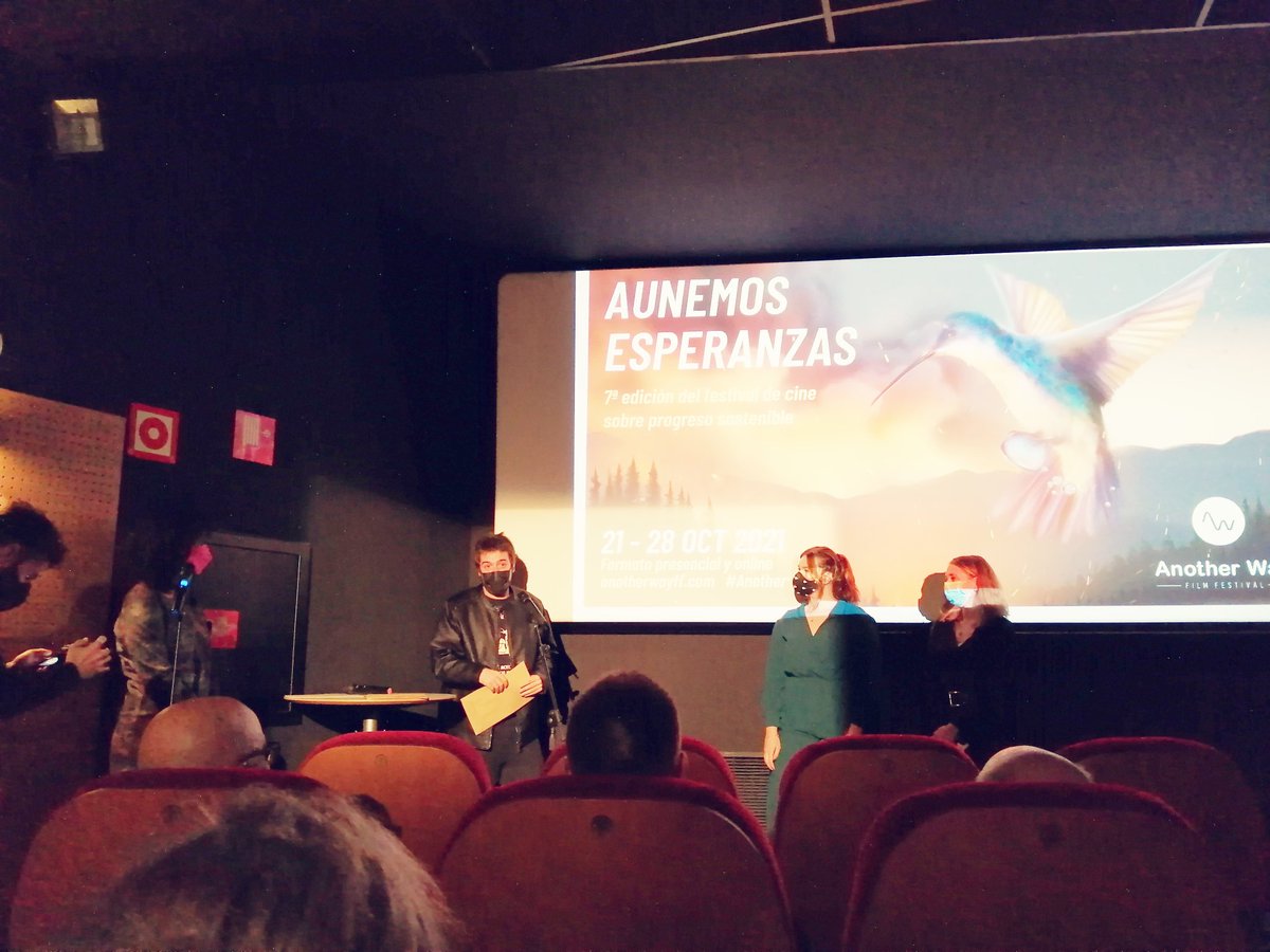 AnotherWayFF's tweet photo. #AnotherWay2021
En la categoría #GuionesporelCambio, patrocinada por @GatoVerdeProd con 2.000€ y una mentoría de 6 meses + 1 estrategia de marketing de @rossscammm, se alza el documental:

🏆 LOS HIJOS DE NADIE de Enrique Rambal.

¡Merecida enhorabuena! https://t.co/Ah3A60F4qO