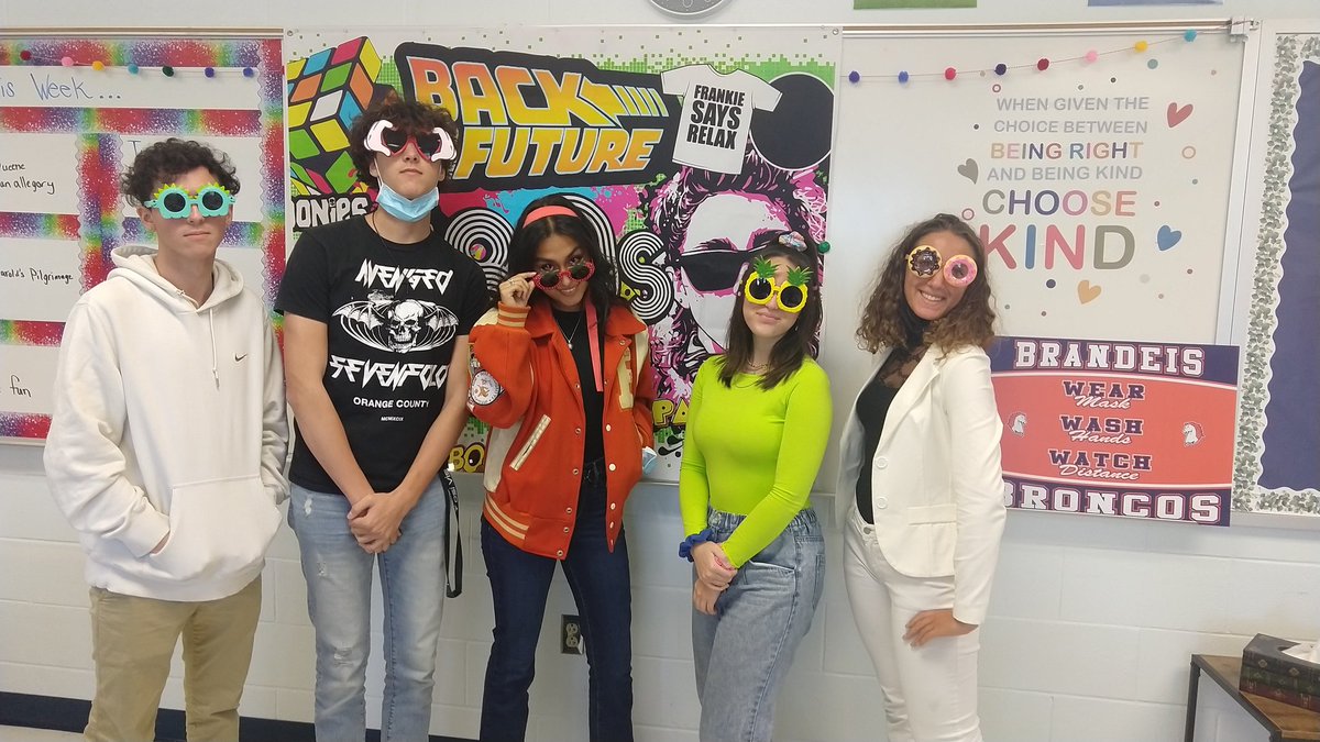 English4Rod's tweet image. 4th period was repping all the decades for #SpiritWeek  Throwback Thursday!! Seniors rule! @NISDBrandeis
