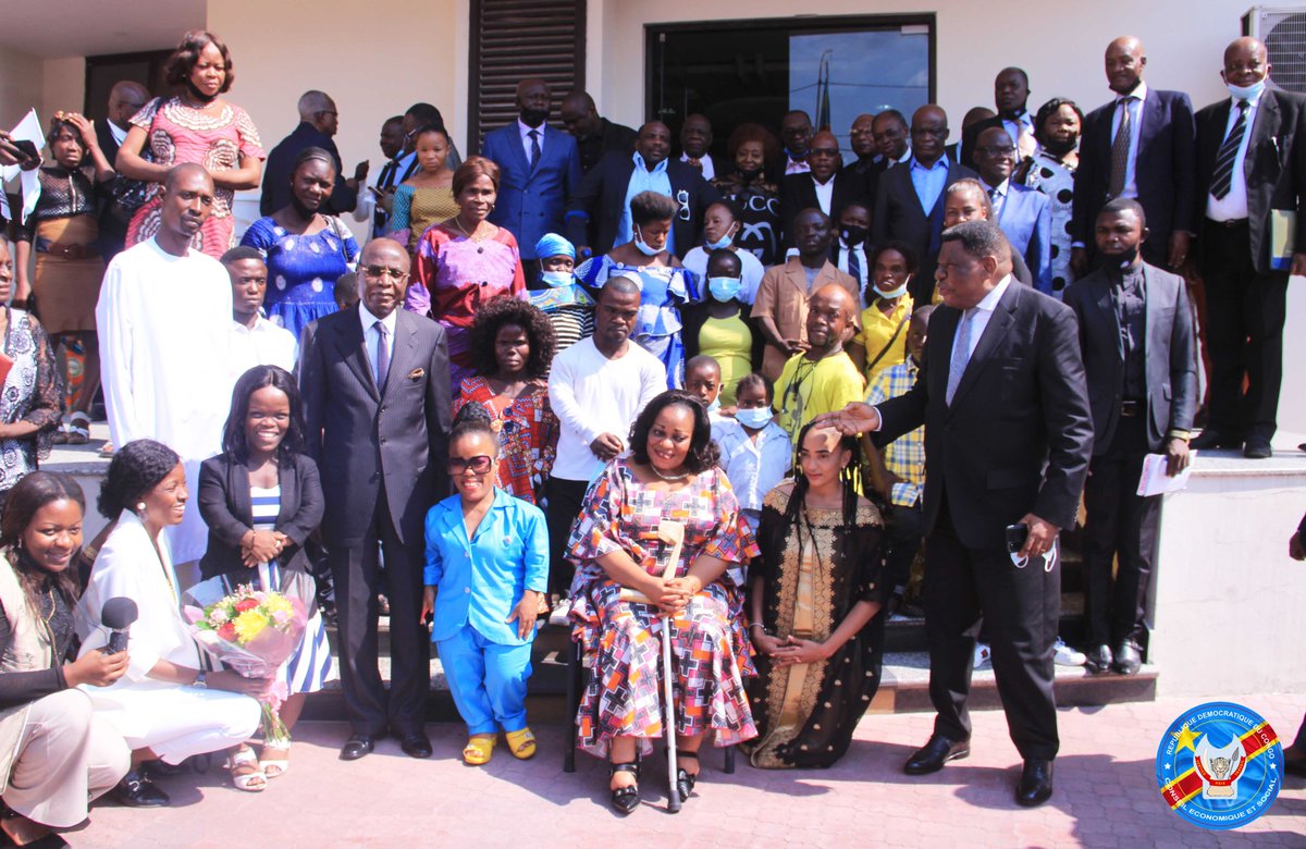 En marge de la célébration d la 9e édition d la JI/Nanisme, célébrée le 25 octobre, le <a href="/ConseilEco_RDC/">Conseil Economique et Social/ CES-RDC 🇨🇩</a> a organisé ce 28-10-021 en collaboration avec la <a href="/spptasbl/">SYNERGIE DES PERSONNES DE PETITE TAILLE-SPPT Absl</a> et le Ministère en charge des PVH, un Atelier de réflexion sur les conditions de vie ds personnes de petite taille 1/5