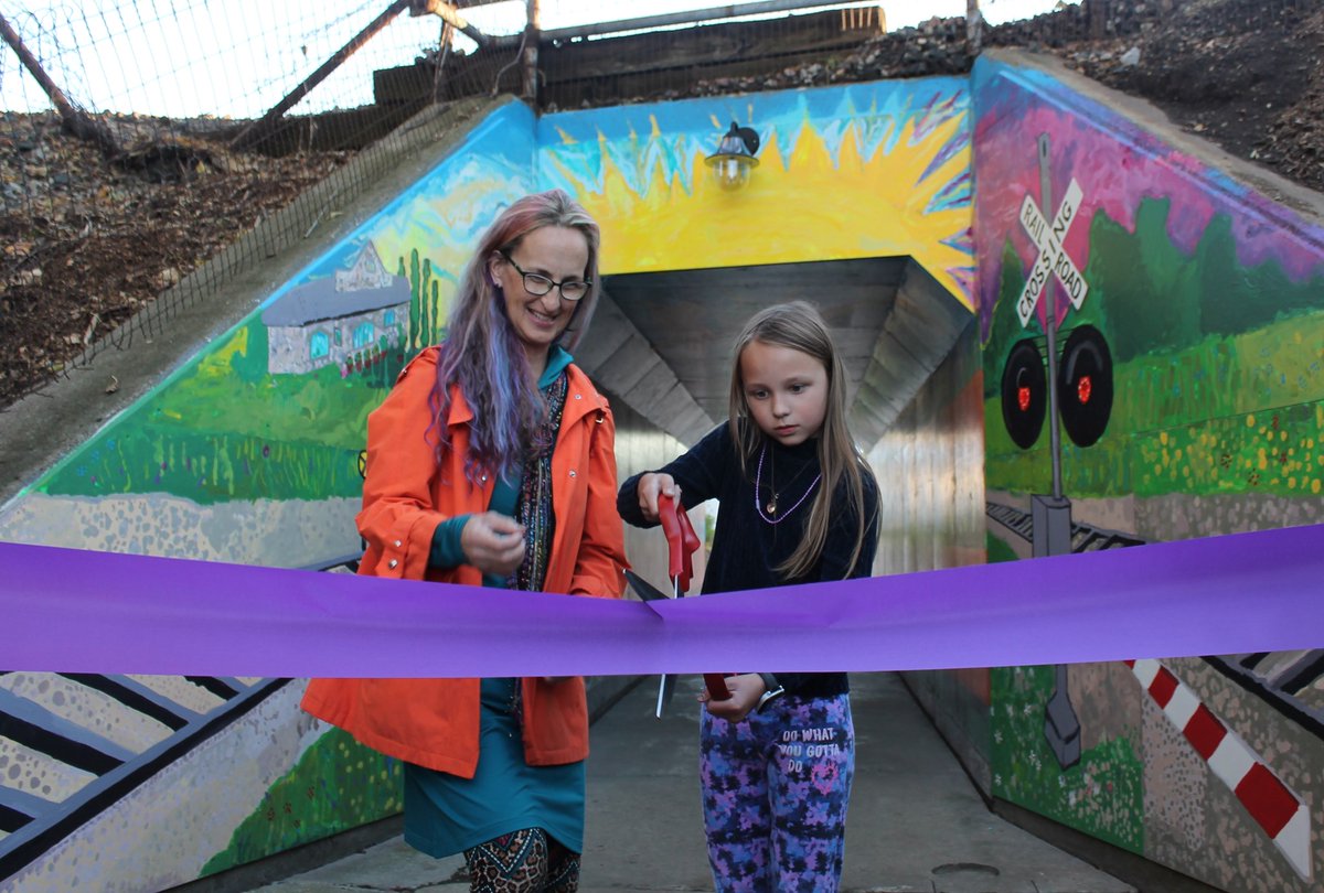 oconschools's tweet photo. Thank you to all who attended our All Aboard Train Mural Unveiling! Thank you @ImagineADayFdn and @orbiscorp for their funding! Thank you to @SherwinWilliams for the donation of the paint and @WI_Oconomowoc for your partnership! #OconPride #Oconomowoc #OconArt https://t.co/CERHoGTi5t