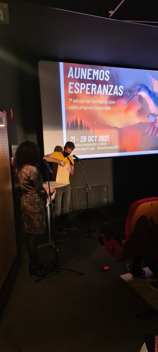 AnotherWayFF's tweet photo. #AnotherWay2021

🏆 THE PINK INDIAN AGAINST THE INVISIBLE BEAST de Tiago Carvalho se alza con el Premio @CanalOdisea del Jurado de 3.500€.

🏆 ANIMAL de @cdion se lleva la Mención Especial del Jurado.
@animal_lefilm

¡Y el clamoroso aplauso del público! 👏👏 https://t.co/NkFVyiUSMd