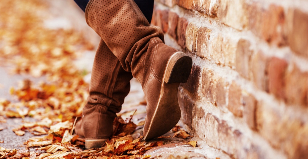 Sandal season is over, and fall calls for cute, well-fitting boots. Whether you prefer a preppy or more rugged autumn style, you’ll need a sturdy pair of wide calf boots that can weather the season and are easy to walk in!

l8r.it/PURI