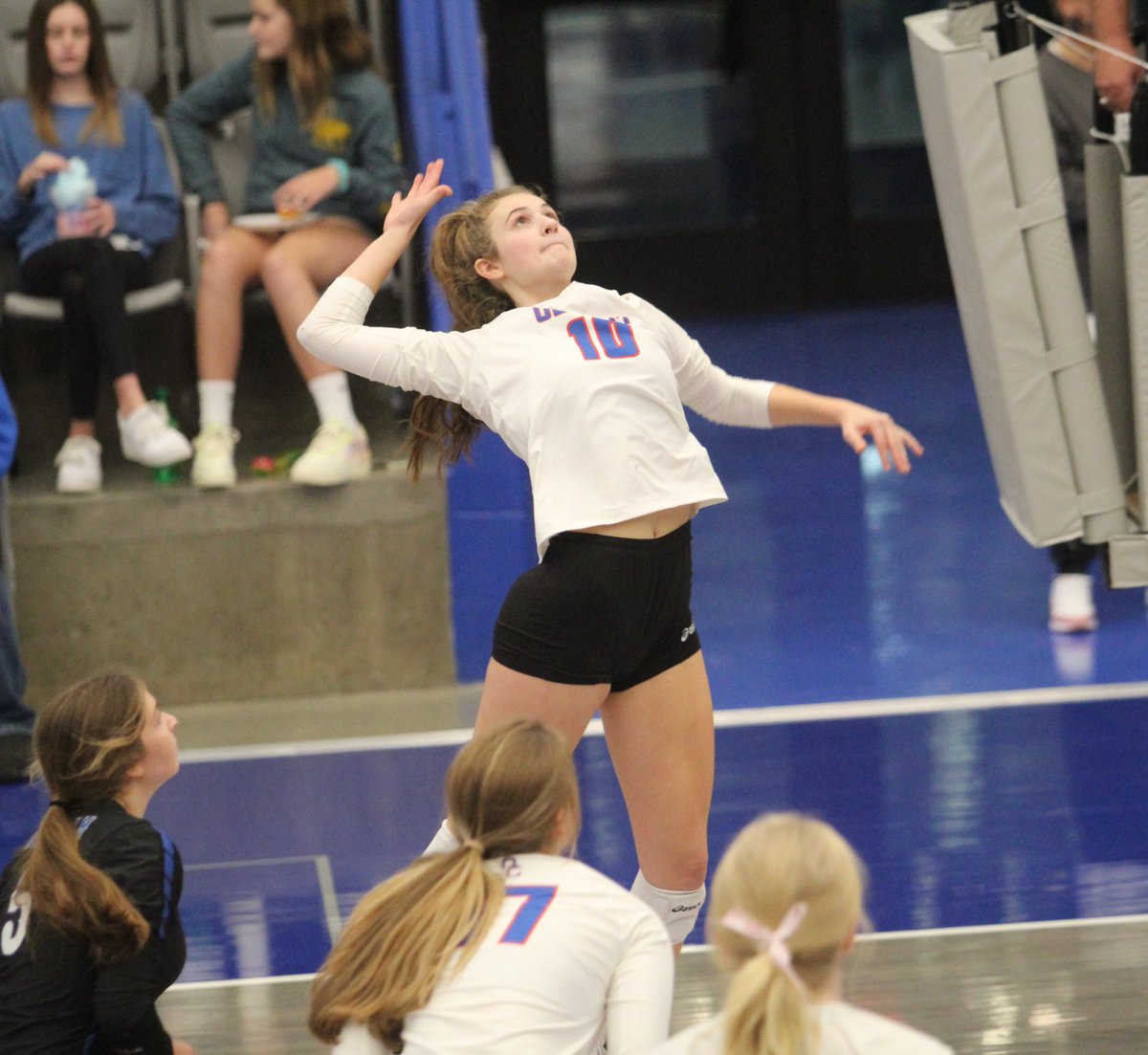 OldhamEraSports's tweet photo. Volleyball: Lady Colonels headed back to regional championship game

Oldham County reached the regional tournament championship six straight years from 2013-18, but missed the tournament altogether the last two years. They’re back tonight at 7 p.m.

Story: https://t.co/QZLtWAaeQC https://t.co/cFDBHxibUq