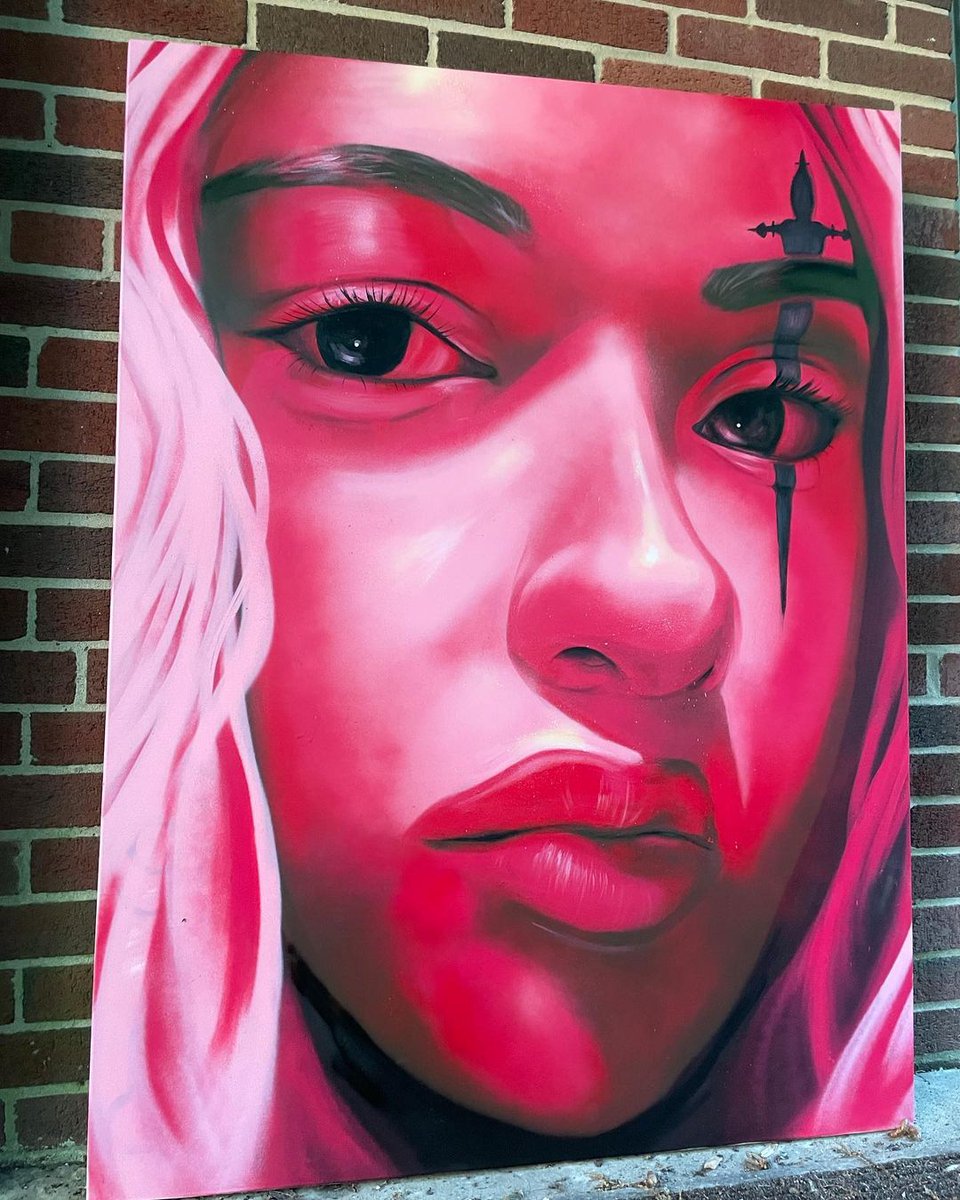 @mariamillerart
Been awhile since I’ve spray painted a portrait. Thank you all for the ❤️I will be creating more like this in the future and I am also open for commissions. 🗡