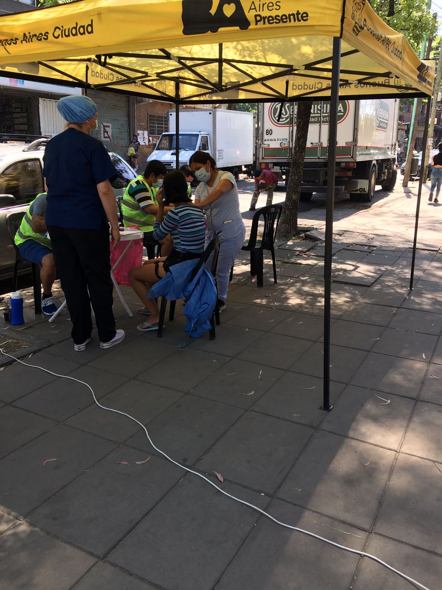 LucasMolla's tweet photo. Los/as Jóvenes acompañando la Posta Móvil de Vacunacion en Barrio 21 24 - Comuna 4 https://t.co/ZwMzLOcD5H