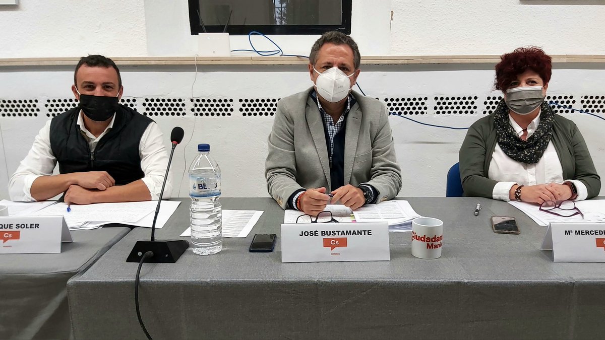 CsManises's tweet photo. En el Pleno Ordinario del mes de octubre. La normalidad vuelve poco a poco.
1. Vuelve a haber público en la sala.
2. Toda propuesta de la oposición es sistemáticamente rechazada (Compromis, PSOE y Podemos)
#EstoEsManises
#CsConManises
#ApesarDelEquipoDeGobierno https://t.co/3JVpJQKMJu