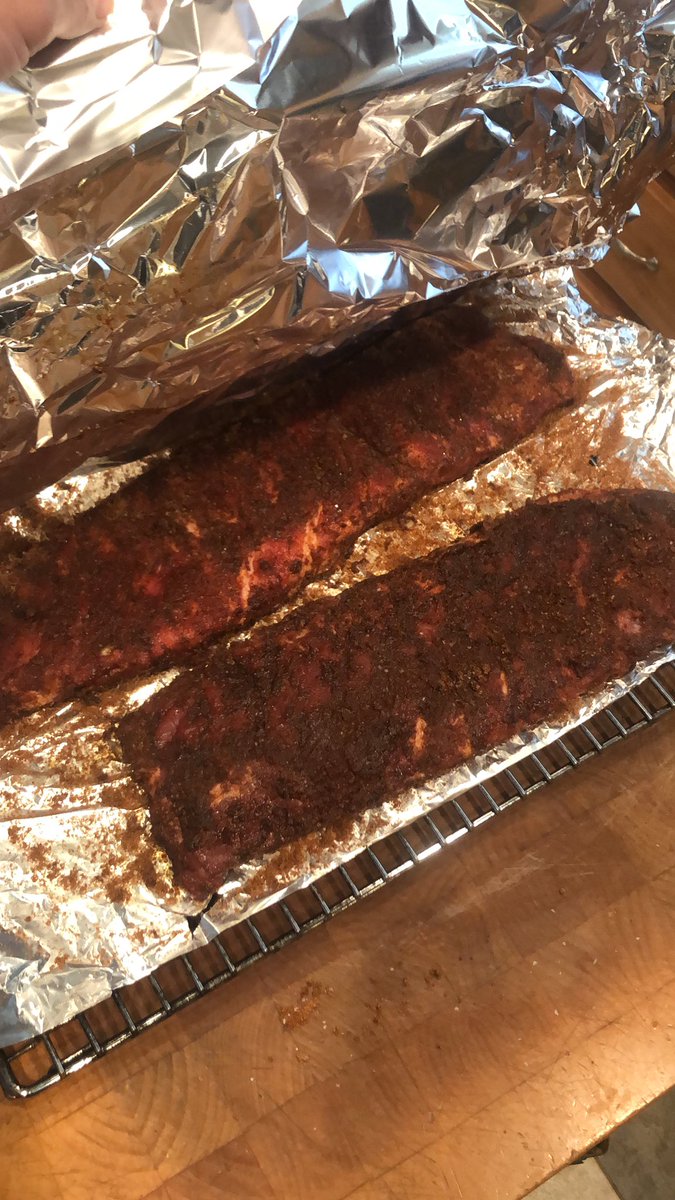 redwolf_jerky's tweet photo. Ribs are going on. 🐖👅 Jerky next. 🥩 who wants some? See you later 👋🏼 🐺#redwolfjerky #beefjerky #protein #masterbuilt https://t.co/kWcLBHNdkO