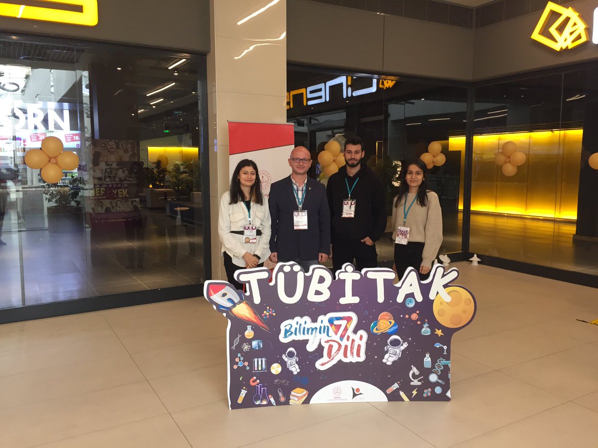 sububtt's tweet photo. Bilimin 7 Dili Etkinliğinde @subusakum ,@sububtt olarak hocamız @macantimer ile panelimizi ve Atölyemizi gerçekleştirdik. Bu güzel etkinlikte bilimin heyecan verici serüvenini anlatmak bizleri çok mutlu etti. @Bilimin7Dili @sakaryamem #bilimin7dili https://t.co/jFPCPTcDNs
