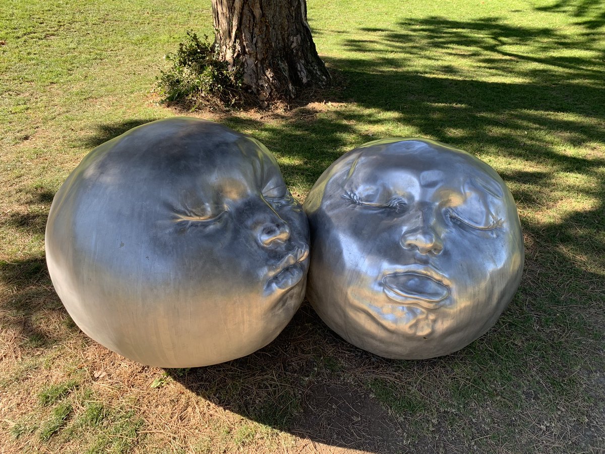 BossyGolf's tweet photo. After the golf we roamed the grounds and enjoyed the amazing sculptures at #badragartz 👍💪🤗 https://t.co/0VjpgLxGwM