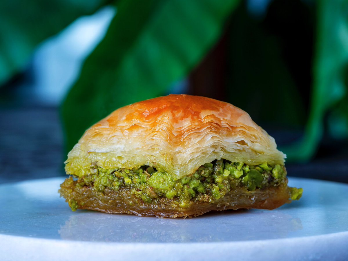 5 Kasım Cuma gününe kadar bu tweeti RT yapıp hesabımızı takip eden 3 kişiye, dünyanın dört bir yanına gönderdiğimiz Gerçek Gaziantep Baklavasından birer kg hediye 👋🏻

Online sipariş için: baklavacimehmetyildirim.com