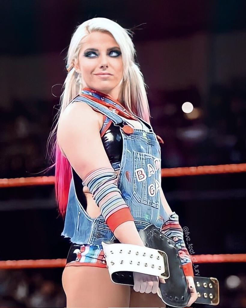HourlyBliss's tweet photo. ✨2021 #365DaysofBliss Day 3️⃣0️⃣1️⃣
Reply with a FAV Pic or Gif of Alexa Bliss✨
@AlexaBliss_WWE #LetHerIn #AlexasPlayground #Lilly #RIPLilly 😢 #Blissoween 🎃 https://t.co/HtMiuSRnml