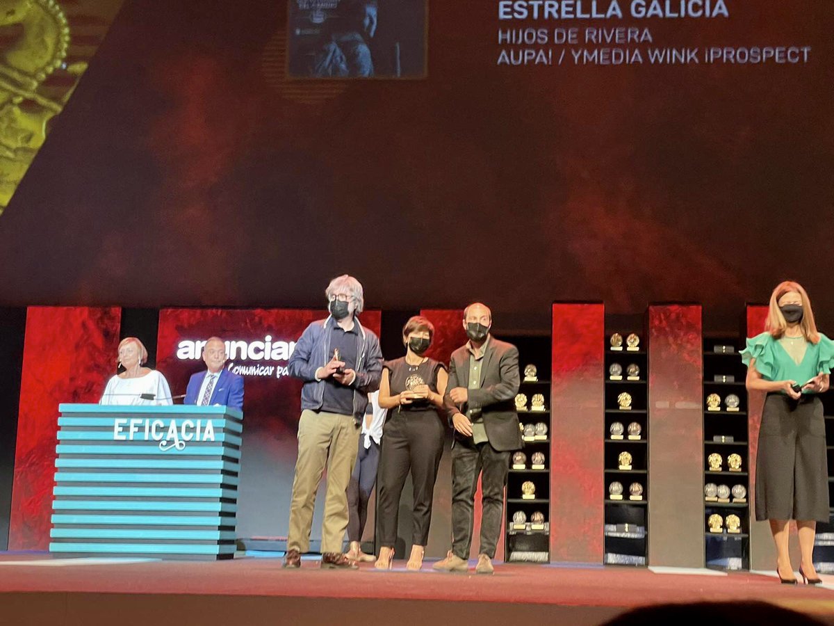 Aupa esos <a href="/PremiosEficacia/">Premios Eficacia</a>, y gracias a <a href="/estrellagalicia/">Estrella Galicia</a> e @ymediawink por acompañarnos en el Camino.